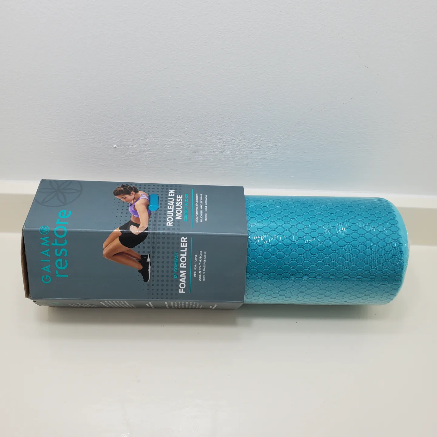 Gaiam 12" Compact Foam Roller 💚 image indicator(5)
