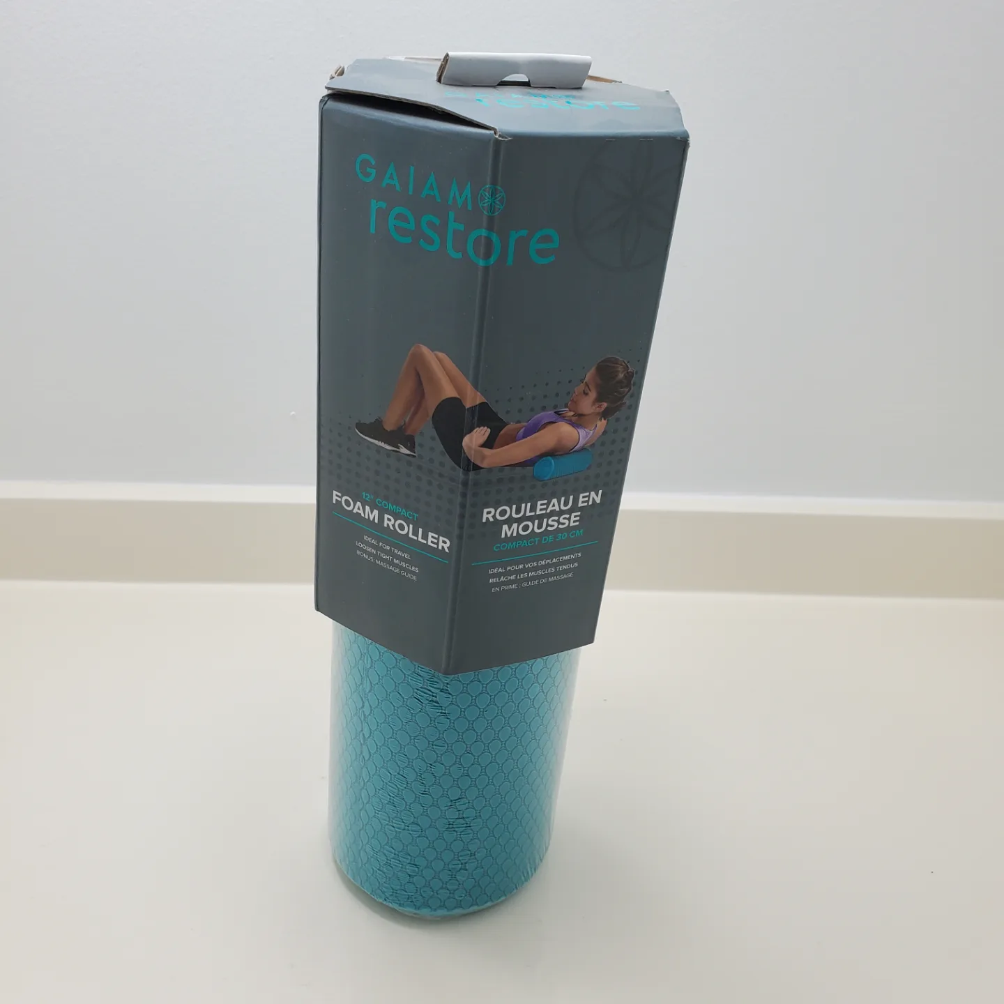 Gaiam 12" Compact Foam Roller 💚 image indicator(6)