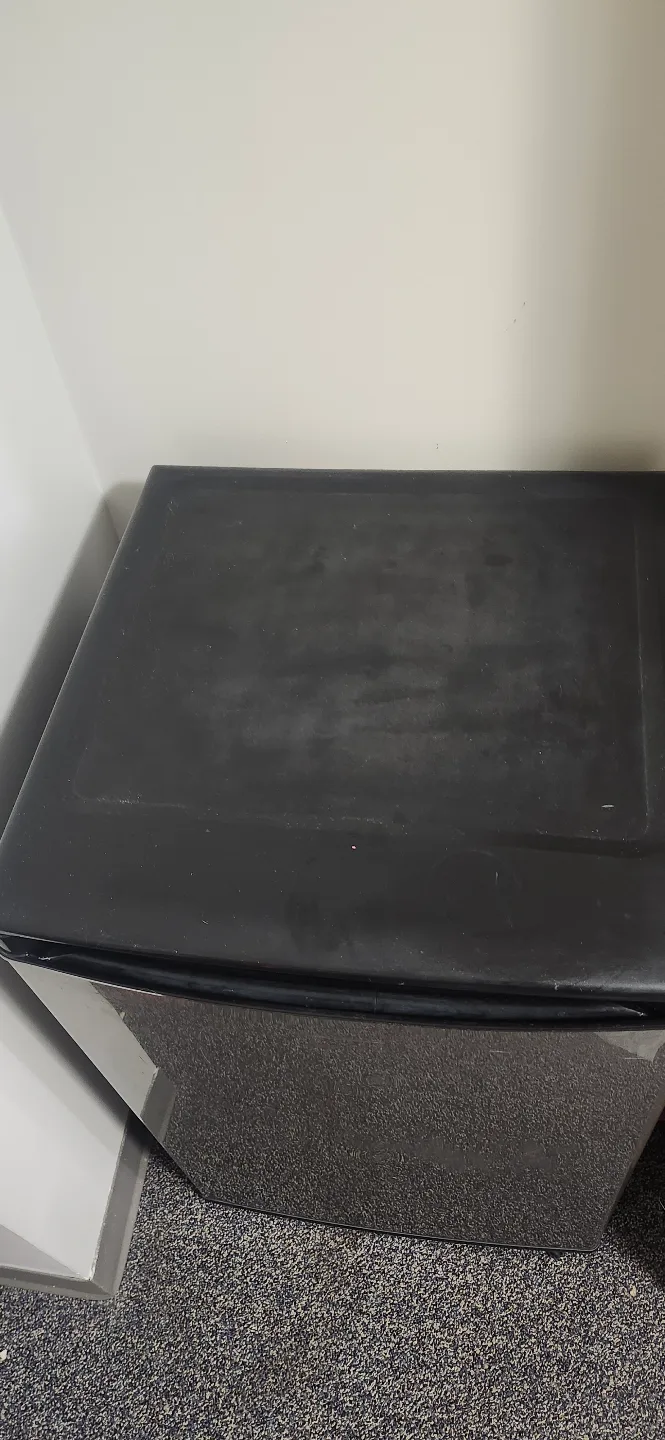 Danby Designer Mini Fridge image indicator(2)