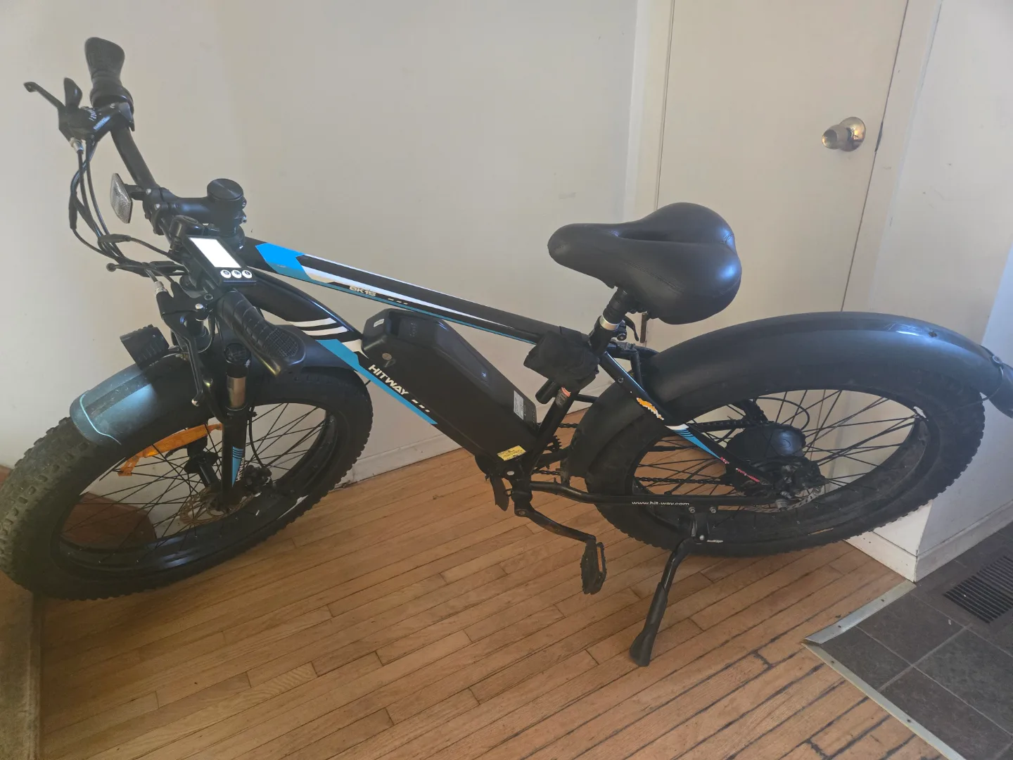 Hitway Electric Fat Tire Bike image indicator(2)