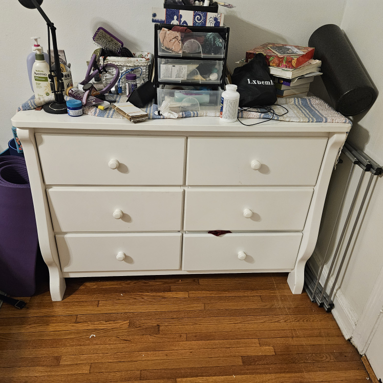 White Wooden Six-Drawer Dresser - photo 2