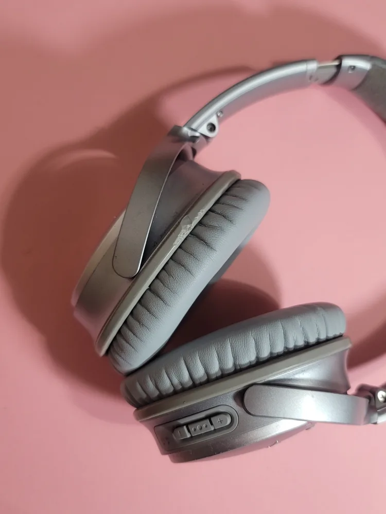 Bose QuietComfort 35 II Wireless Headphones - Silver image indicator(2)