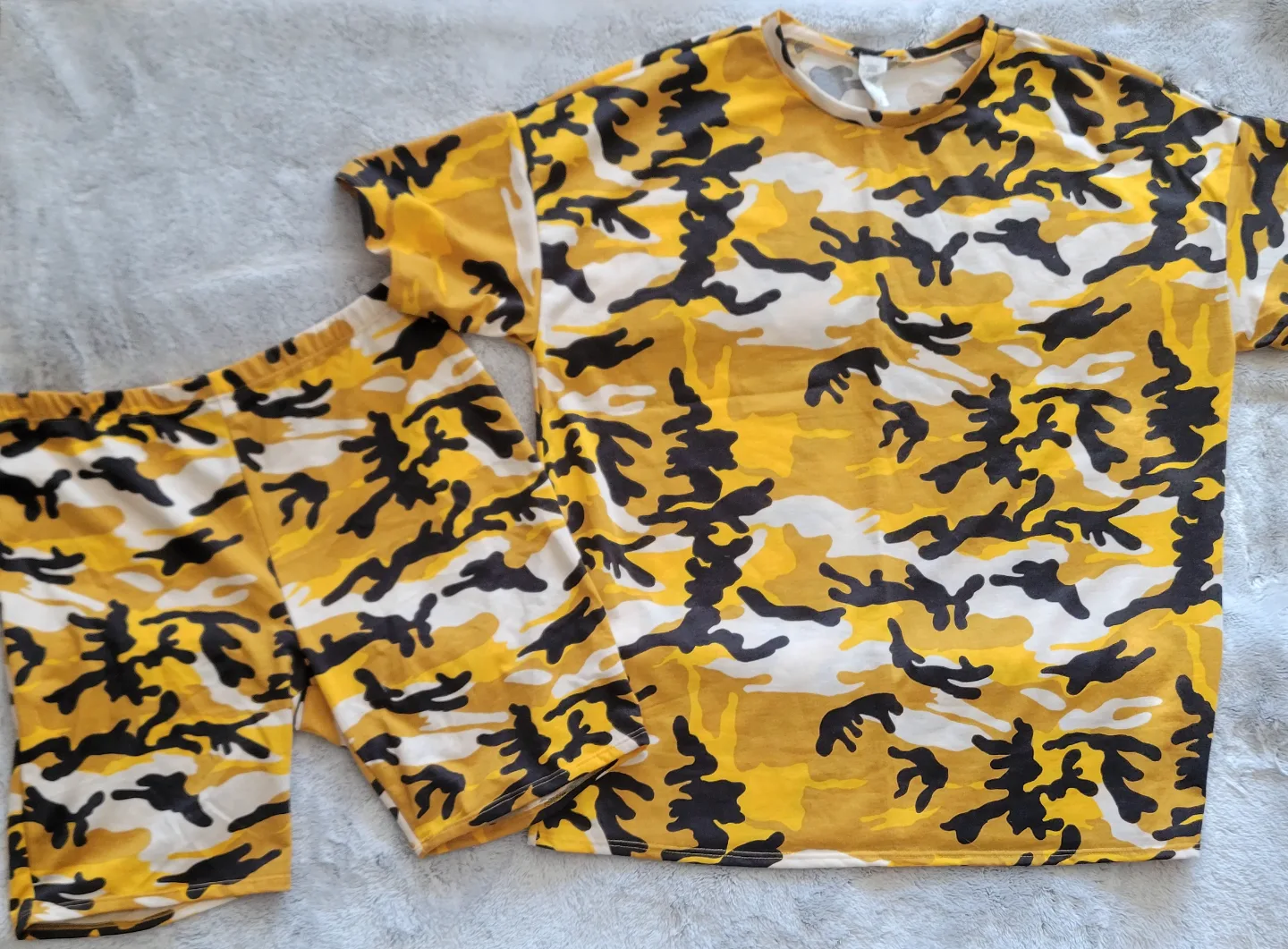 Camo Two-Piece Set *never worn* image indicator(2)