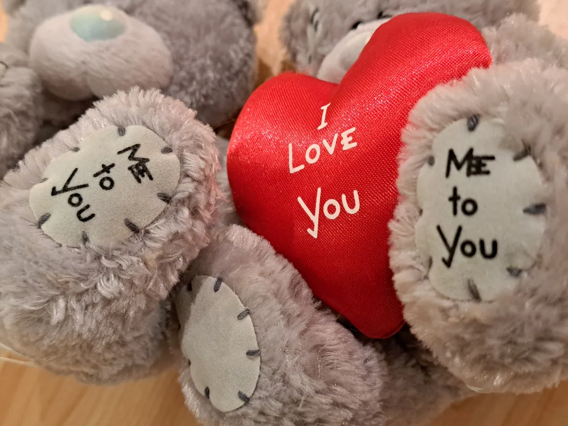 5" Pair of Me to You Teddy Bears with Heart image indicator(4)