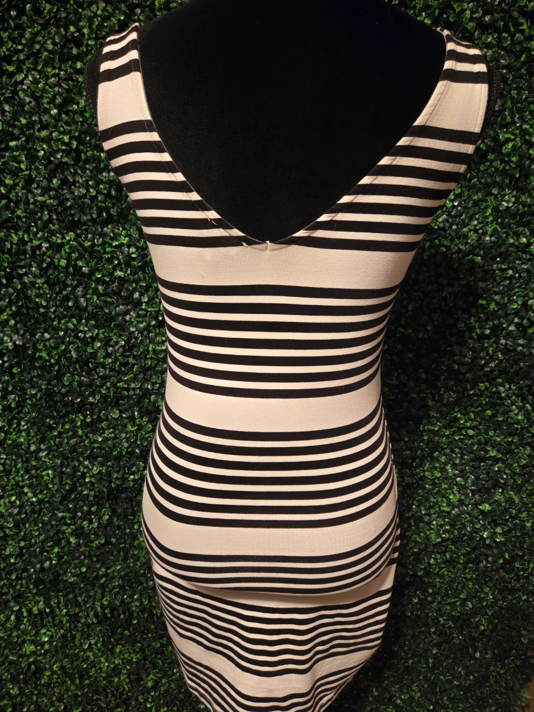Striped Sleeveless Midi Dress image indicator(3)