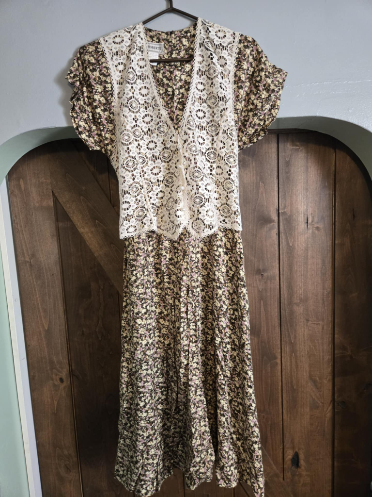 Vintage S.Roberts floral dress with crochet overlay