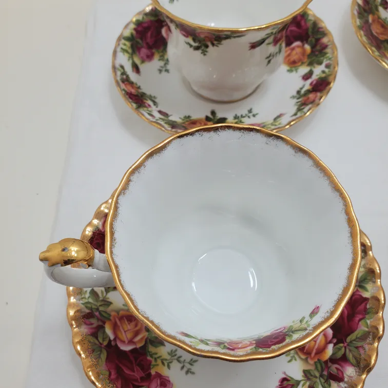 💚Vintage Royal Albert Old Country Roses Teacup sets image indicator(4)
