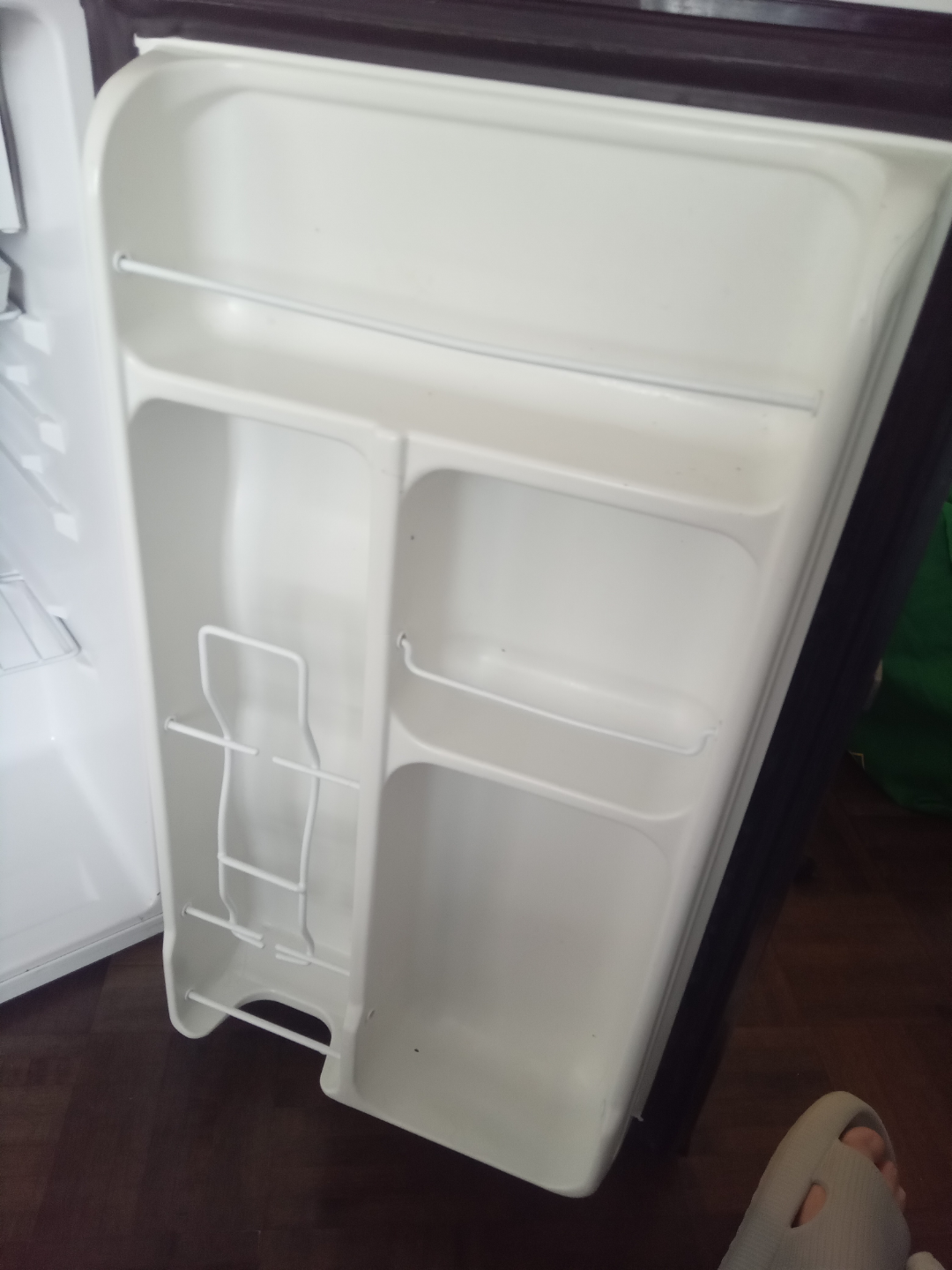 Cuisinart Compact Refrigerator - photo 4