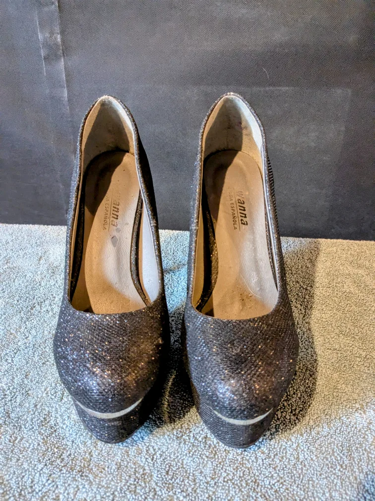 Women's Black Glitter Platform Heels image indicator(2)