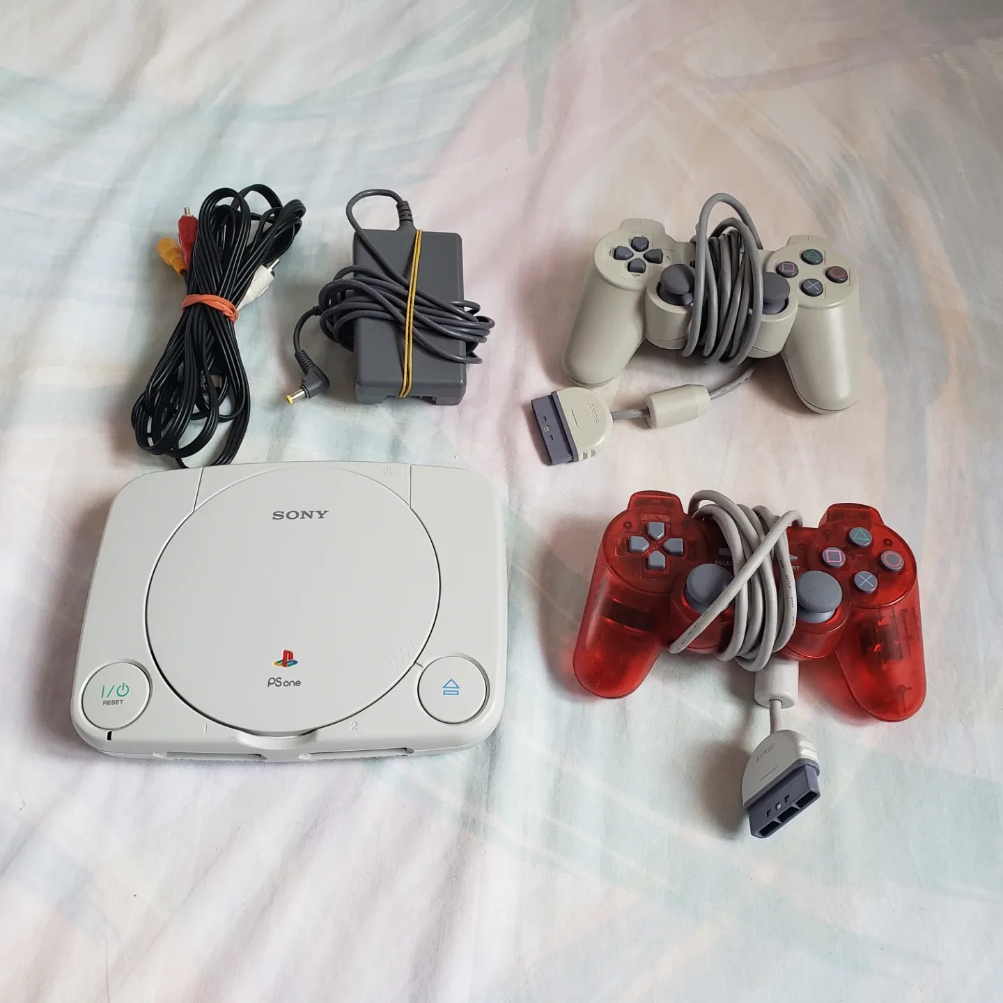 Sony Playstation 1 + Crash Games image indicator(2)