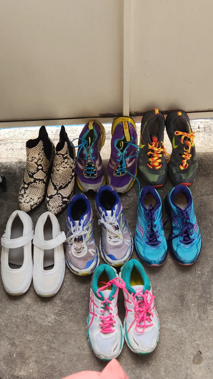 Bundle of 7 pairs of shoes - various brands and sizes image indicator(2)