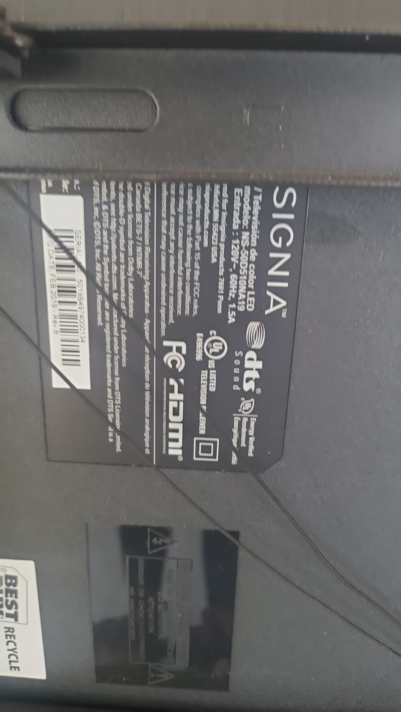Signia 50 Inch LED TV - photo 2