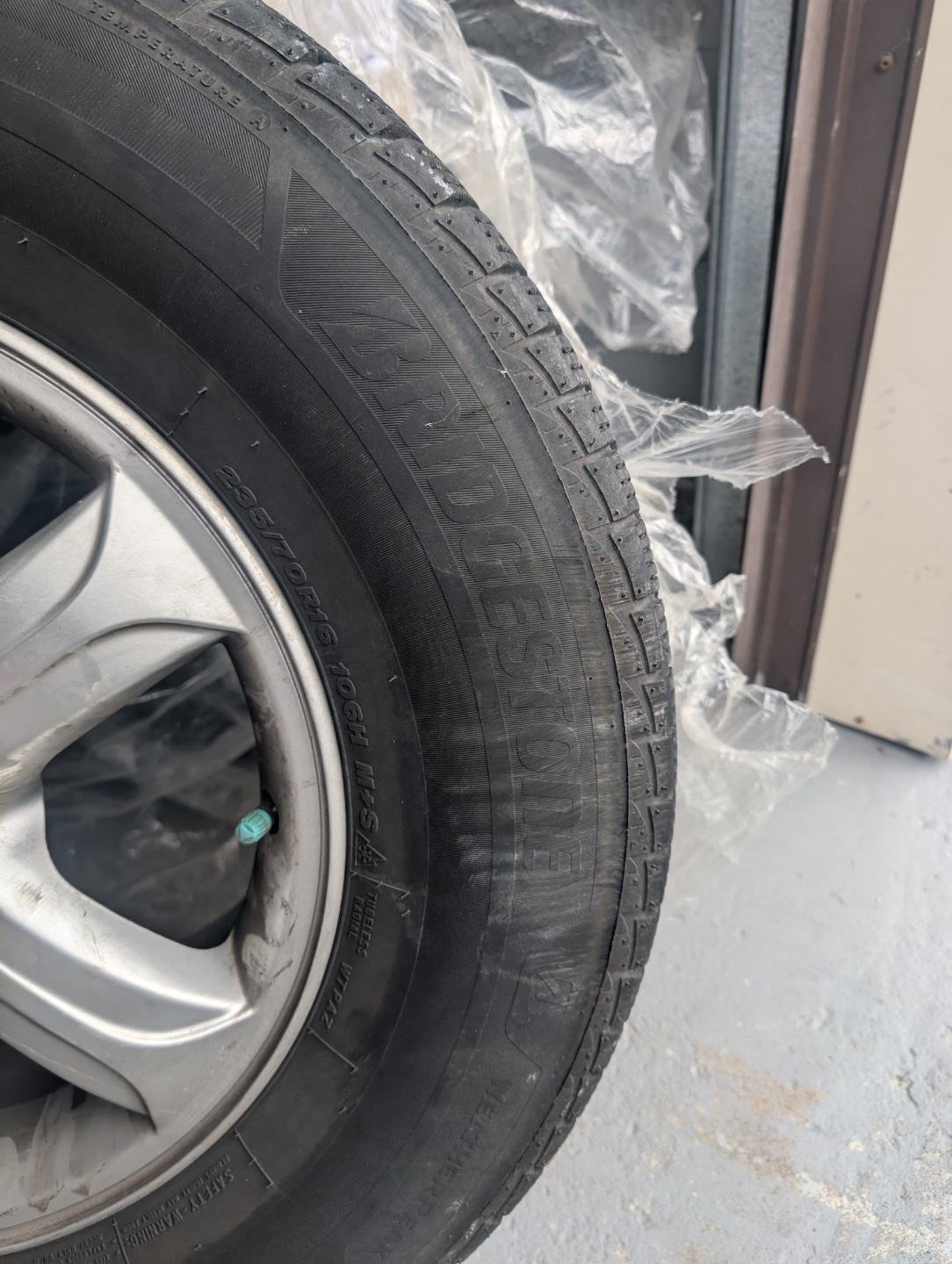 Bridgestone Blizzak WS80 Winter Tires on Hyundai Alloy Rims - photo 5