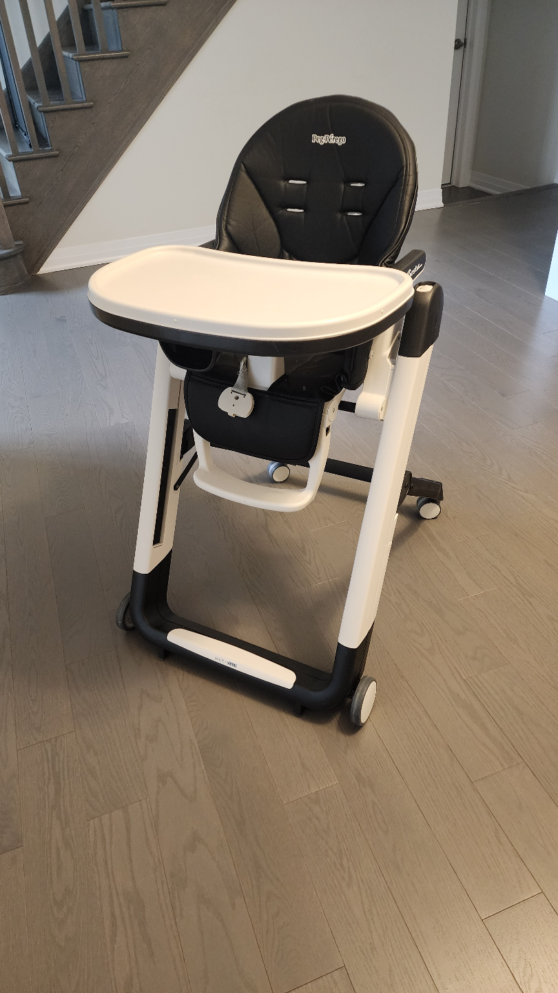 Peg Perego Siesta High Chair - Black and White