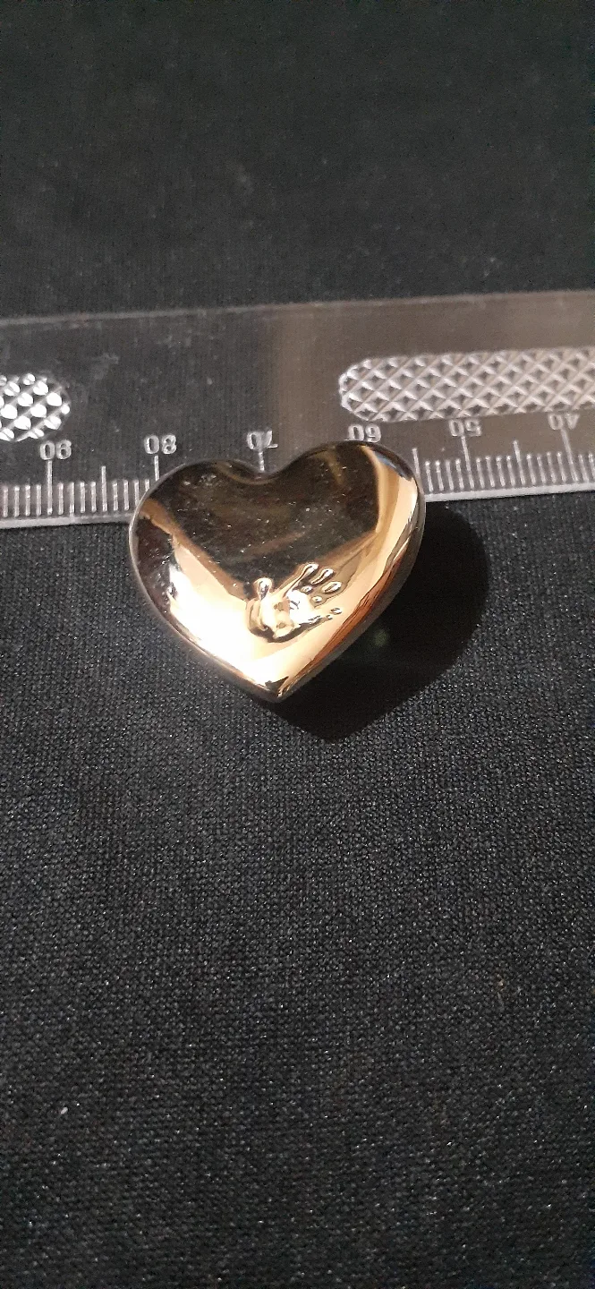 Gold-toned Heart-shaped Pin Brooch image indicator(2)