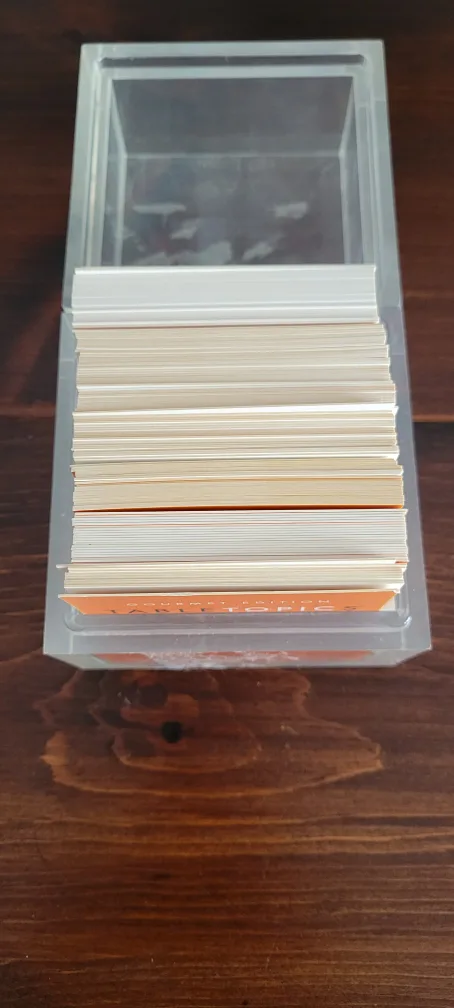 TableTopics Gourmet Edition Conversation Starter Cards 💚 image indicator(8)