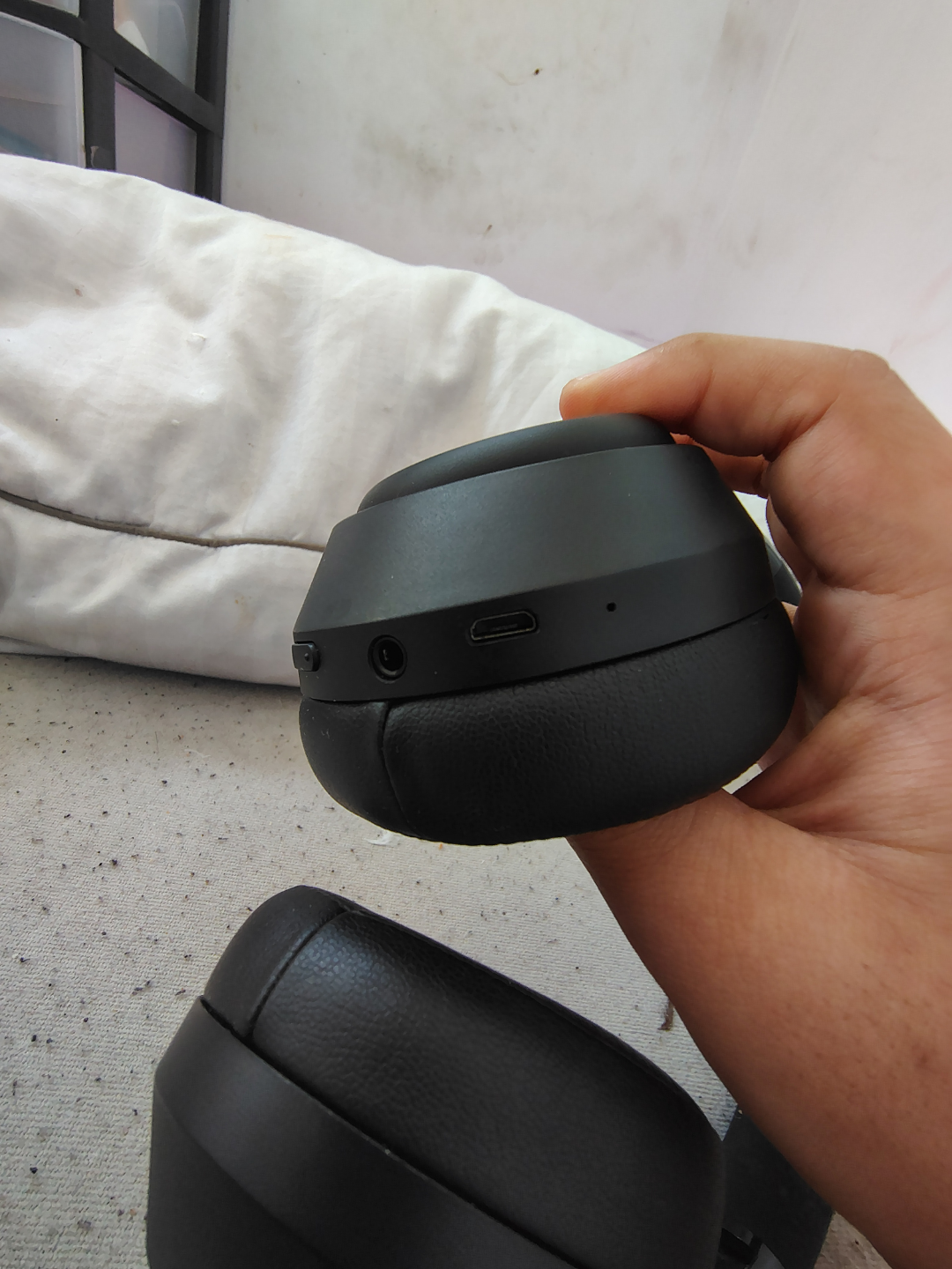 Sony WH-CH710N Wireless Noise-Cancelling Headphones - photo 3