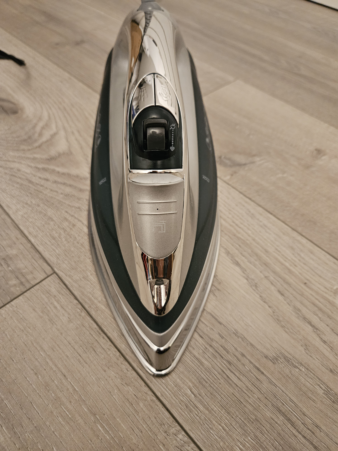 Moving Sale‼️Black+Decker Professional Auto Clean Iron