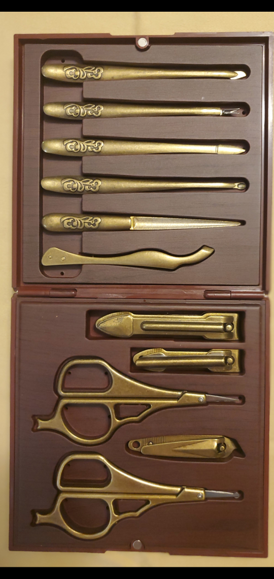 Vintage Gold-Tone Manicure Set in Wooden Box - photo 2