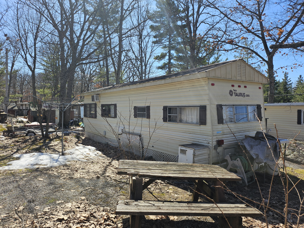 30 ft trailer with roof good condition no rot perfect - photo 2
