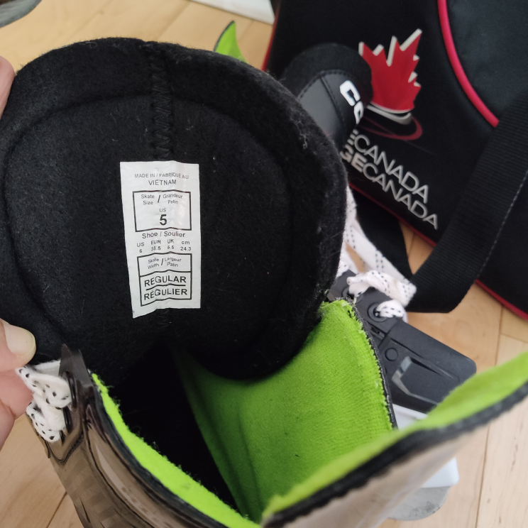 CCM RBZ Pro Hockey Skates - Size 5 with Bag - photo 4