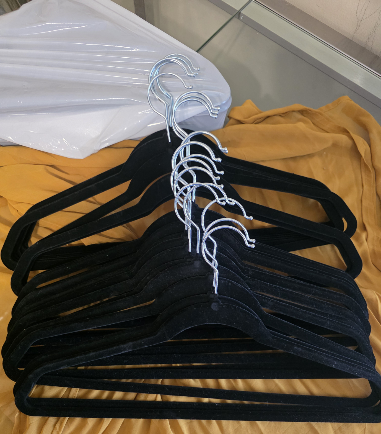 Black Velvet Non-Slip Hangers - 45pcs Available - photo 3