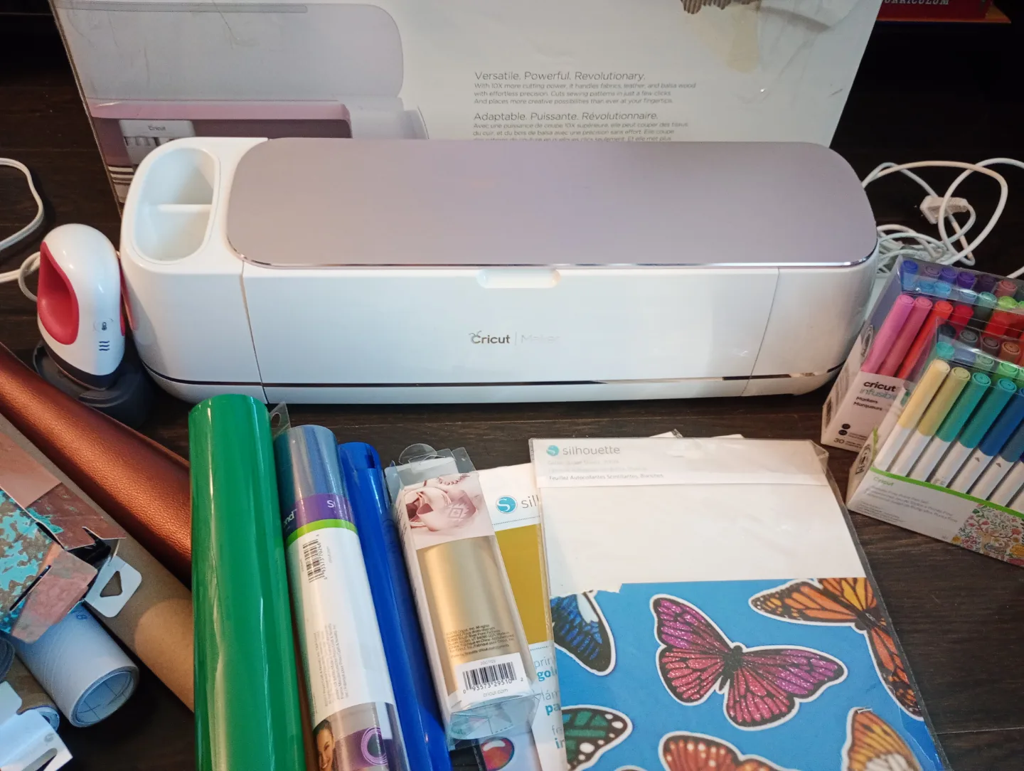 Cricut Maker Bundle with Accessories image indicator(6)