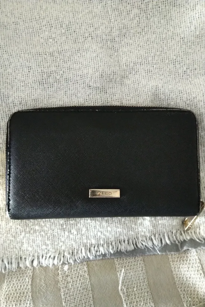 Fossil /Aldo Leather Wallet - Off-White&Black image indicator(8)