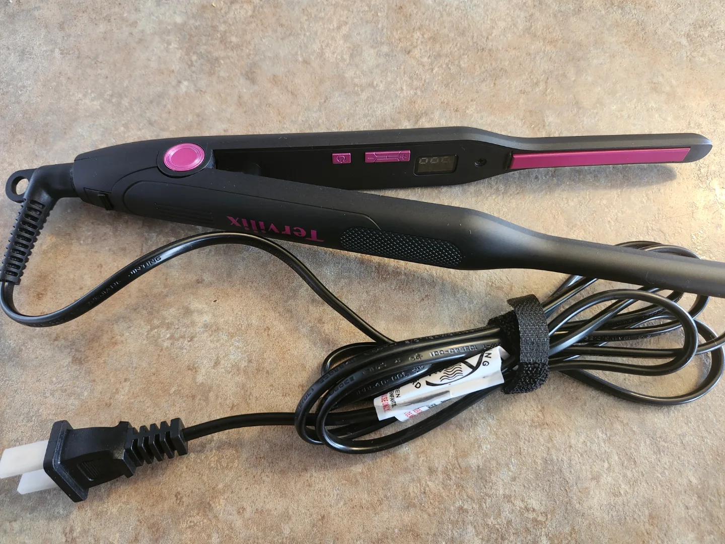 Terivilix 3/10 inch Pencil Flat Iron - New in Box image indicator(5)