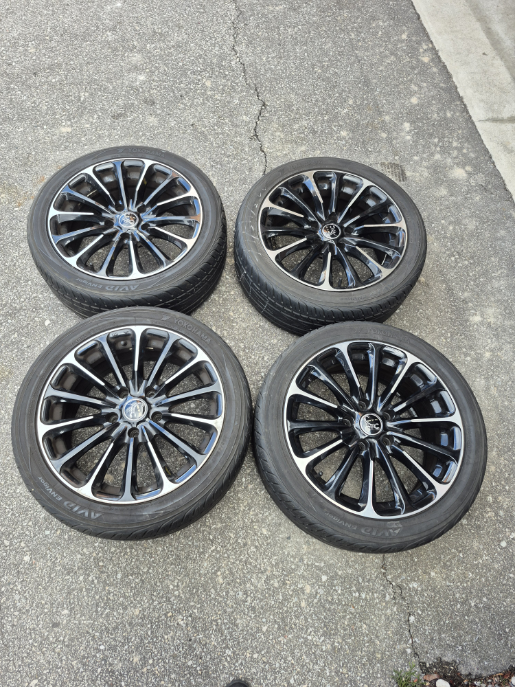 Set of 4 Black and Silver 17" Alloy Rims 225/45/17 - photo 2