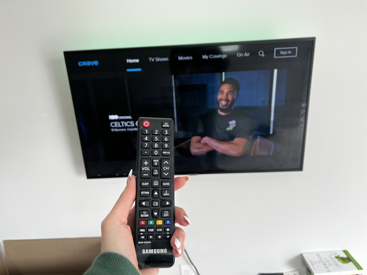 ✨✨ Samsung 42” Smart TV + LED Backlights + Rotating Wall Mount✨✨ - photo 4