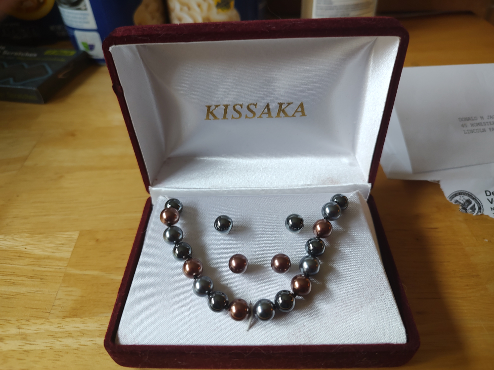 Kissaka Pearl Necklace and Earrings Set🧡