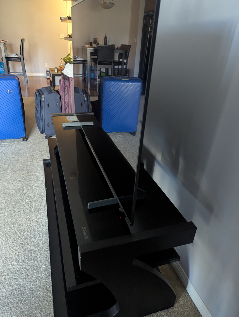 Samsung 60" QLED 4K Smart TV Q60B with Glass Stand - photo 3