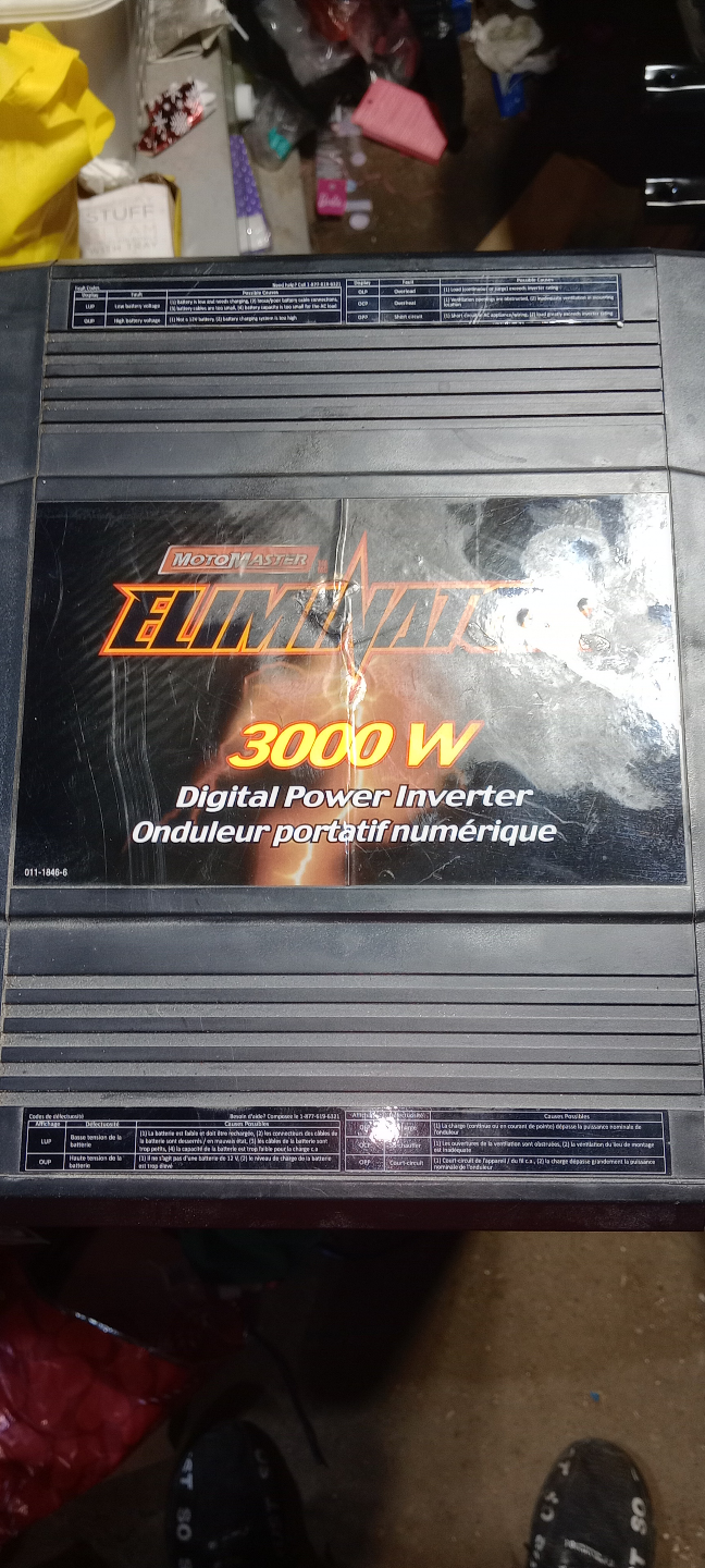 MotoMaster Eliminator 3000W Digital Power Inverter