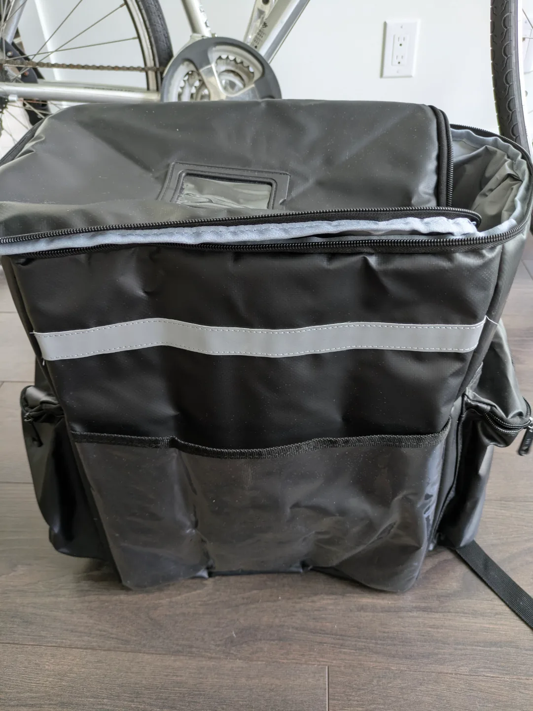 Black Insulated Delivery Backpack thumbnail