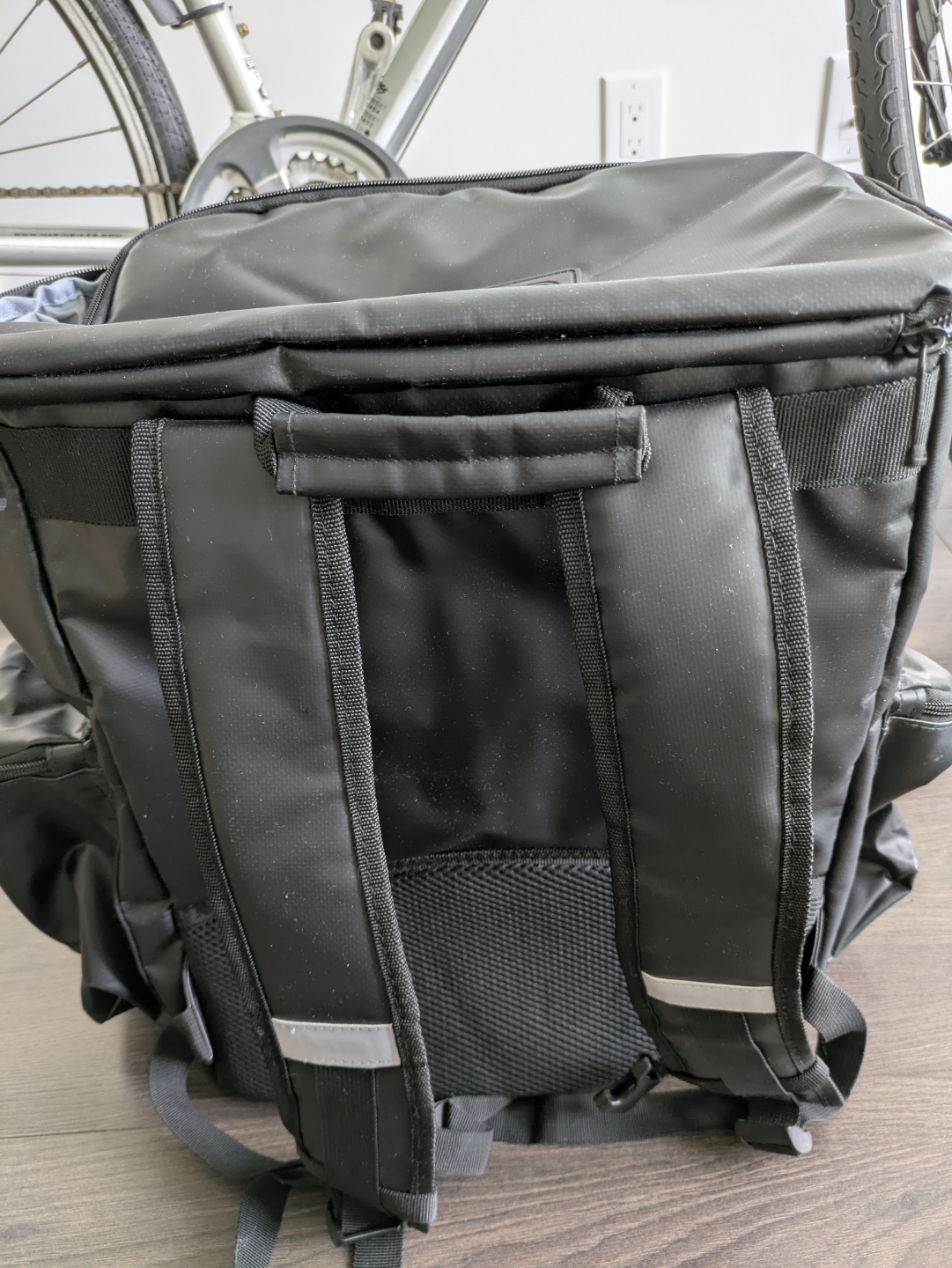 Black Insulated Delivery Backpack - photo 4