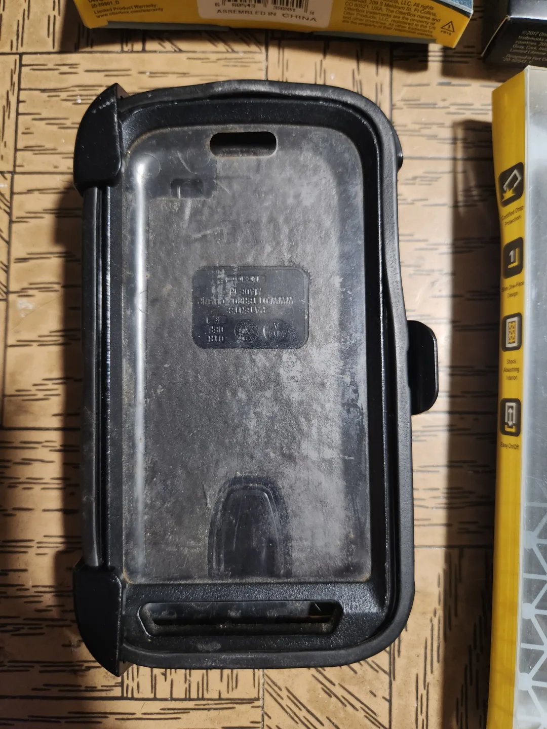 OtterBox Phone Cases - Commuter & Symmetry Series image indicator(2)