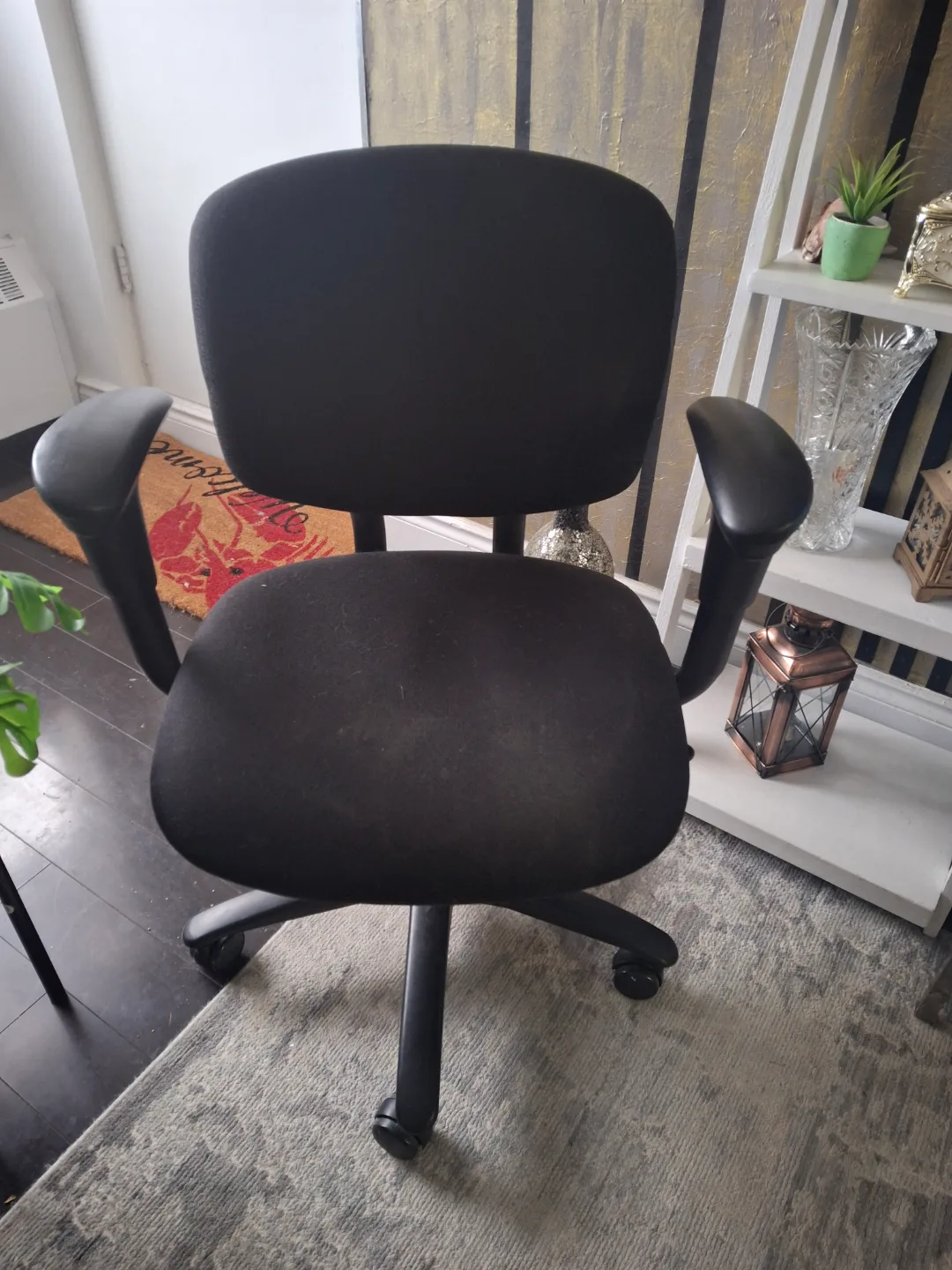 Black Office Chair with Wheels thumbnail