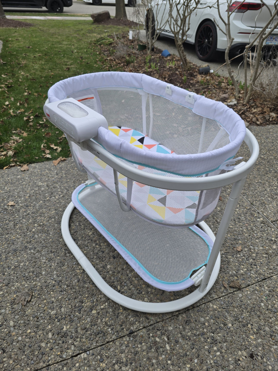 Fisher-Price Soothing Vibrations Bassinet - photo 2