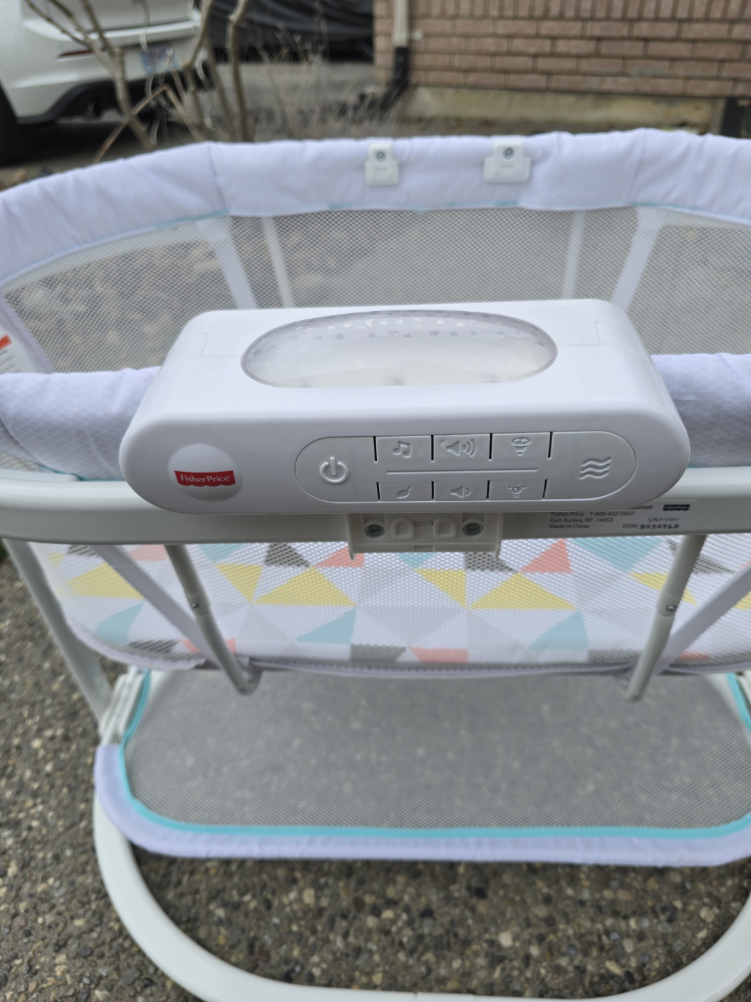 Fisher-Price Soothing Vibrations Bassinet - photo 4