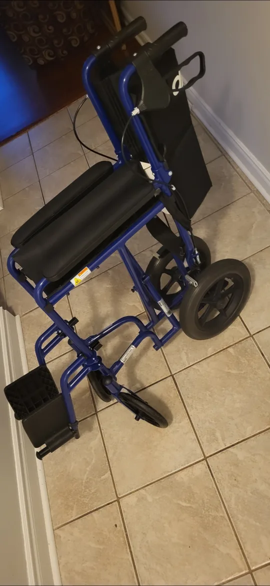 Lightweight Transport Wheelchair image indicator(2)