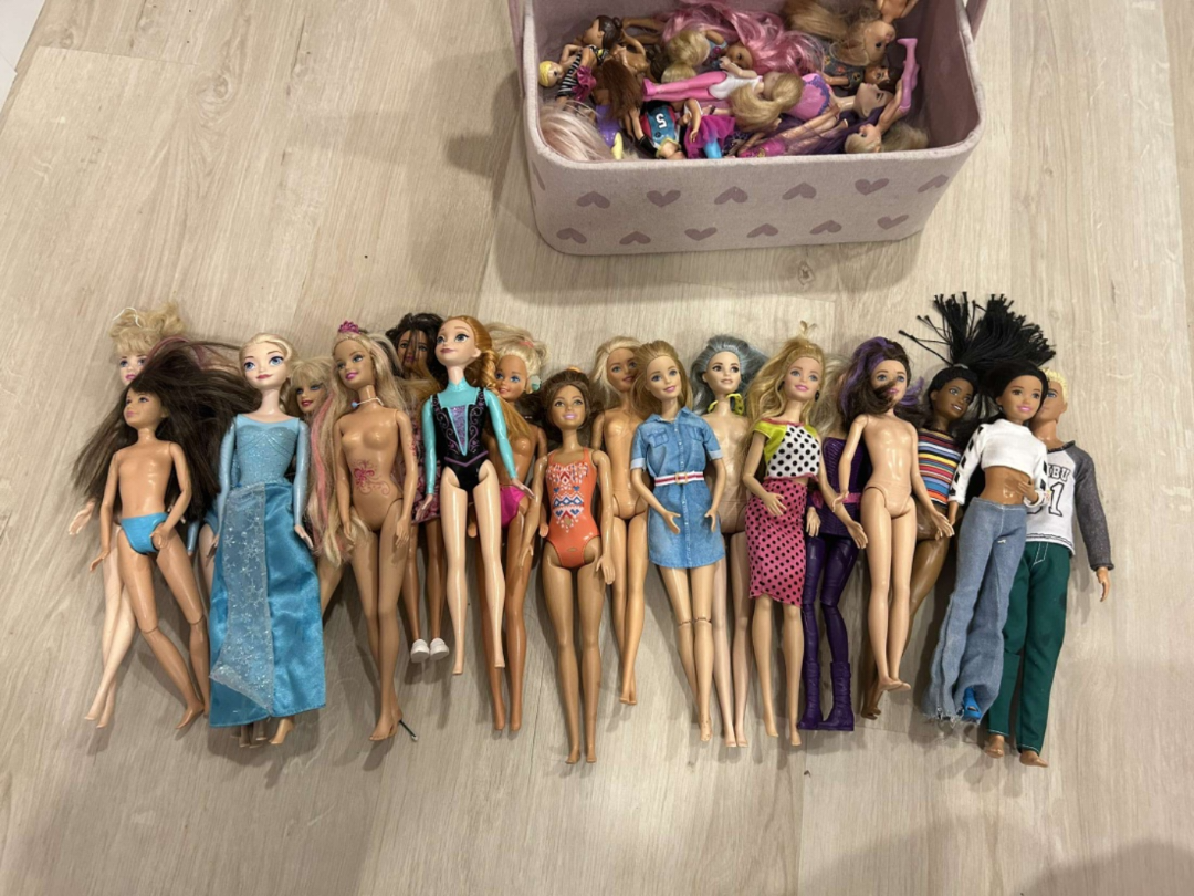 Lot of 20+ Barbie Dolls