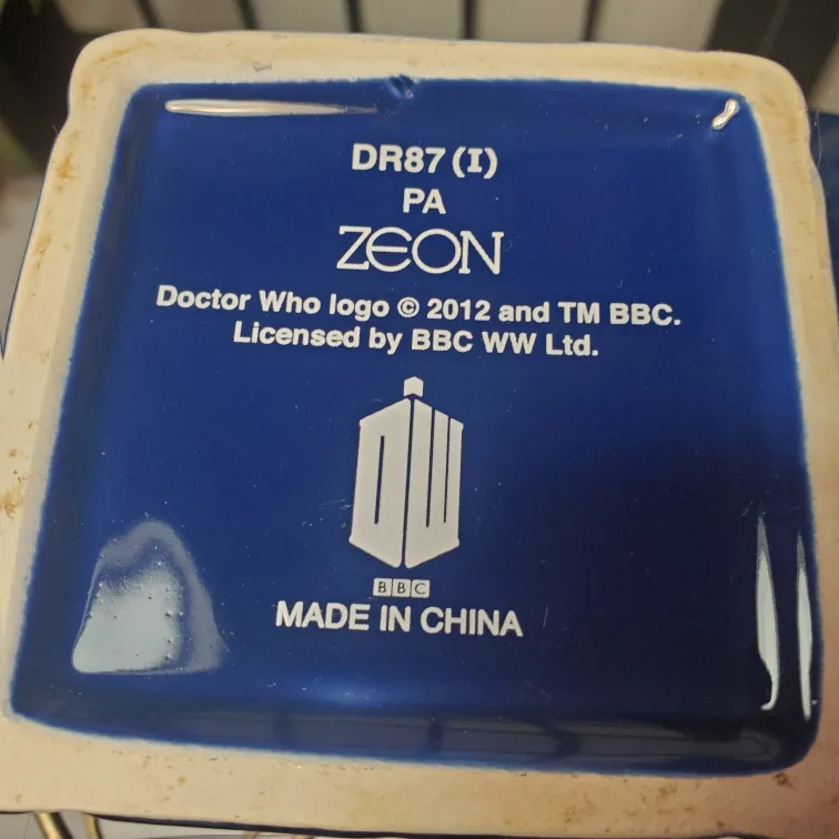 Bbc Doctor Who Tardis Coffee Mug With Lid Police image indicator(5)