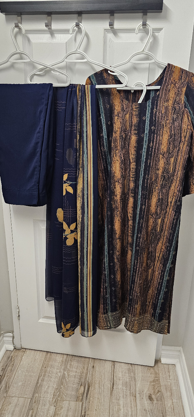 Three-piece women's Shalwar Kameez Suits