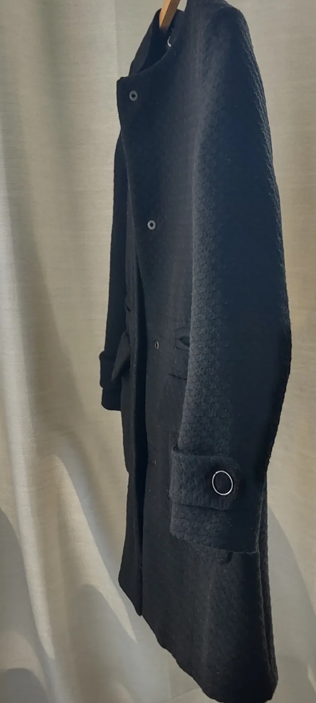 Mango Black Coat image indicator(3)