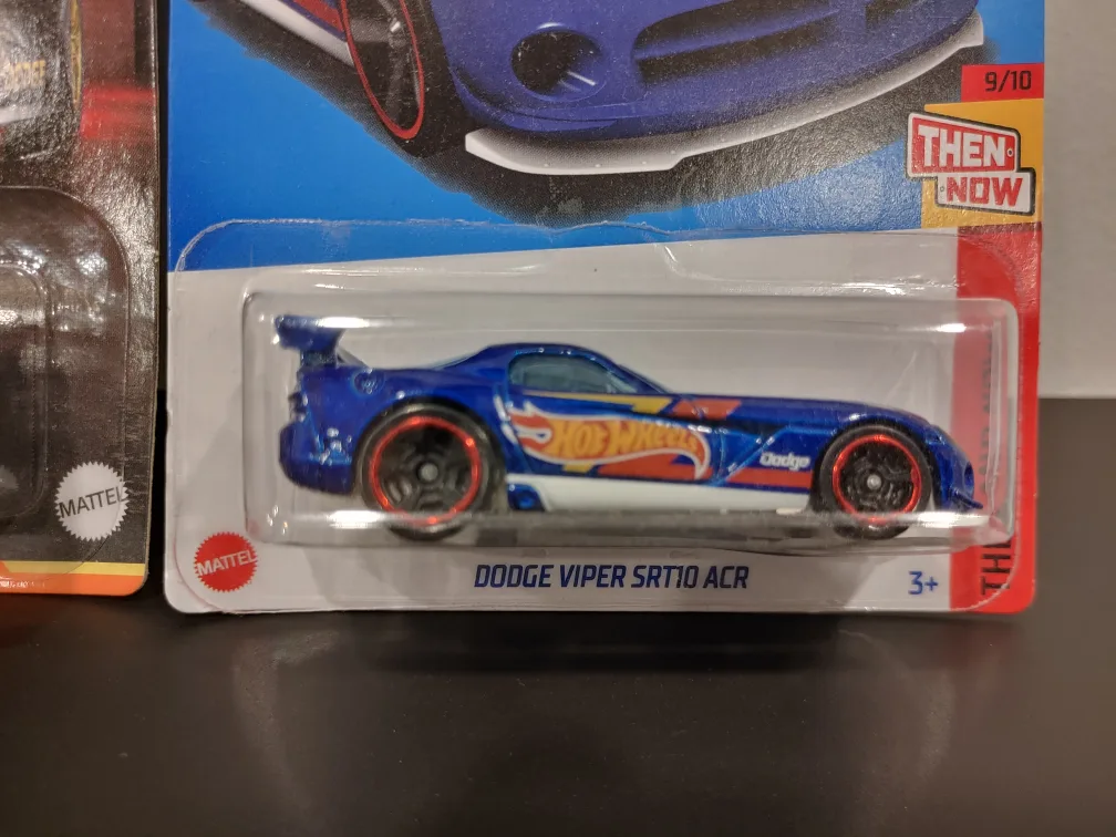 Hot Wheels Matchbox Premium Dodge viper SRT10 ACR Viper GTS-R image indicator(3)