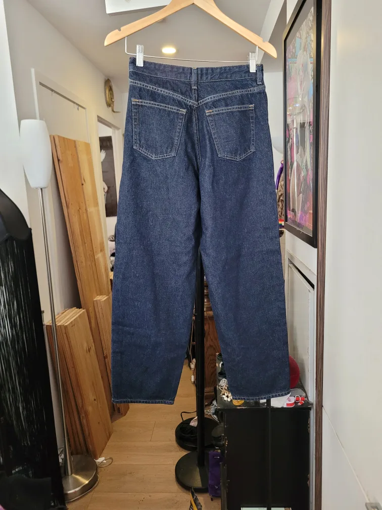 COS Tapered High Rise Ankle Length Jeans - Size 26 image indicator(2)