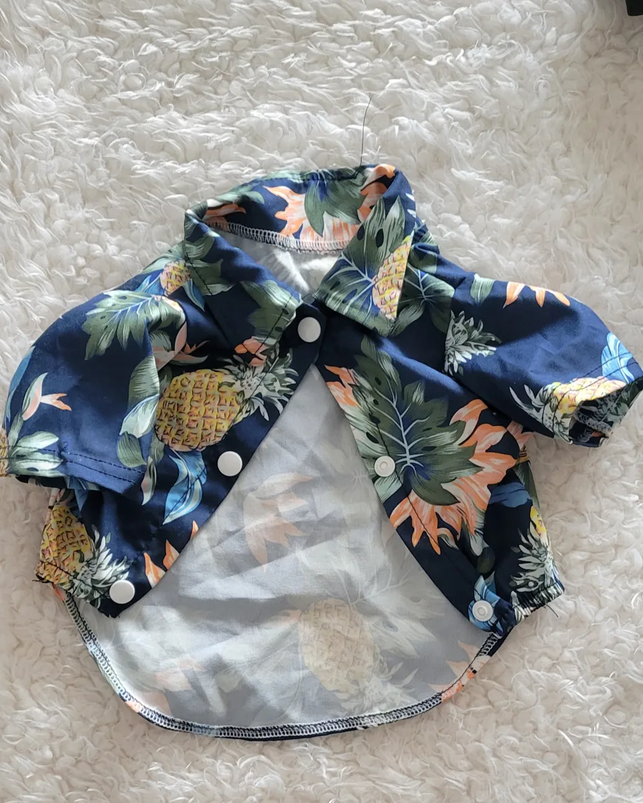 Bundle of Four Adorable Pet Clothes  12-15lbs 💚 image indicator(2)