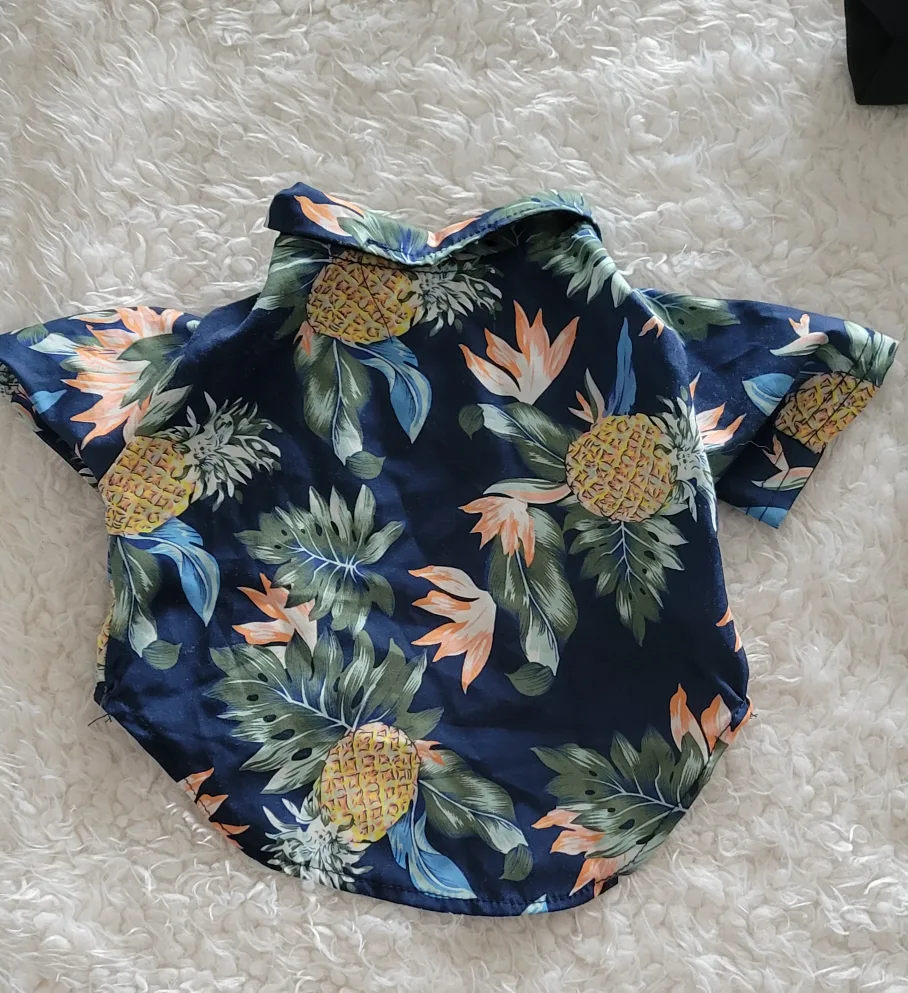 Bundle of Four Adorable Pet Clothes  12-15lbs 💚 image indicator(3)