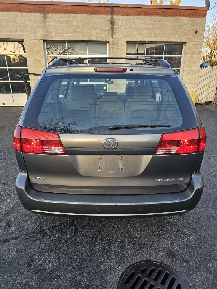 2005 Toyota Sienna CE Minivan 🧡 - photo 3